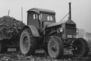 Prvá poľnohospodárska pneumatika Continental pre traktory: T2 z roku 1928.