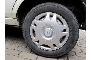 Jeden rekord zo susedného Česka: Táto pneumatika OR37 bola zachytená v premávke napriek tomu, že pamätá ešte 90. roky.